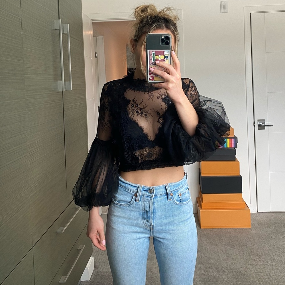 Black Lace Top 🖤